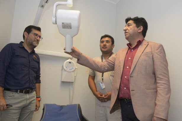 Fundación Collahuasi entrega equipo de rayos X para atención dental de vecinos en Pica