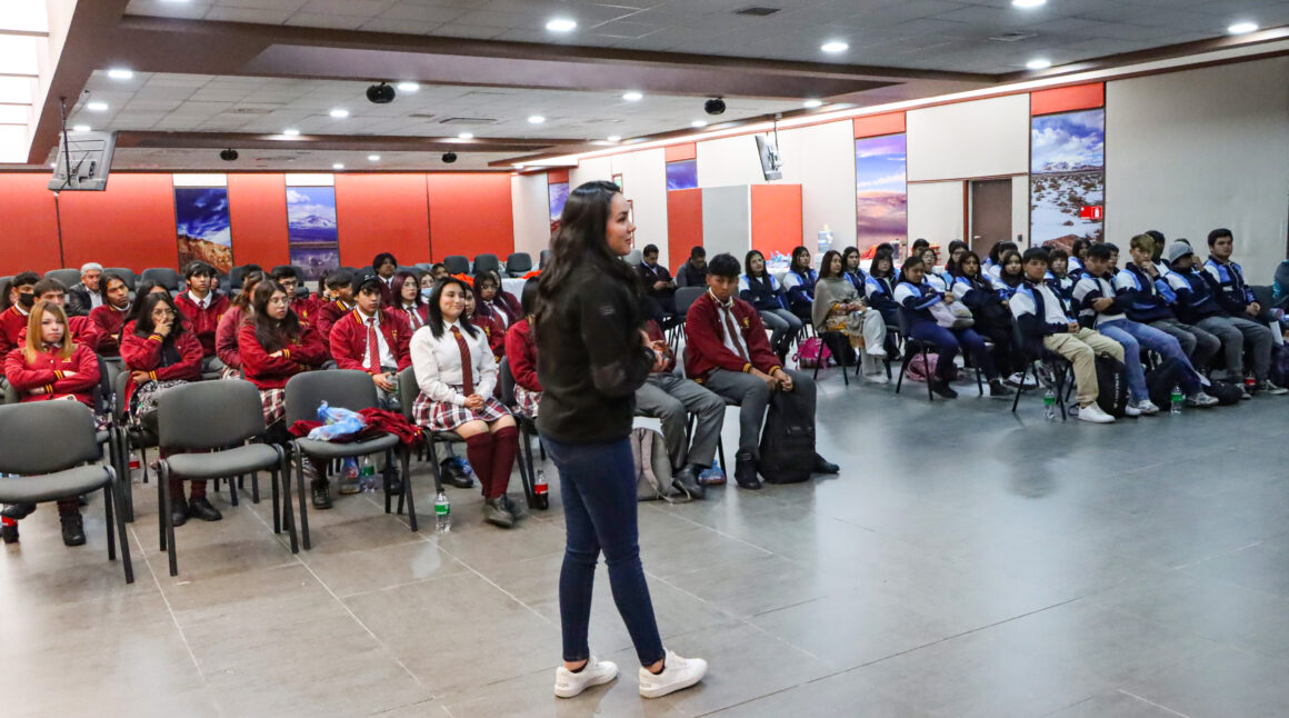 Estudiantes de 3° Medio de Calama estuvieron en División Ministro Hales para conocer el mundo laboral y definir su futuro