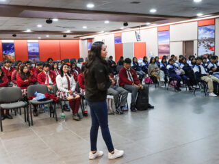 Estudiantes de 3° Medio de Calama estuvieron en División Ministro Hales para conocer el mundo laboral y definir su futuro