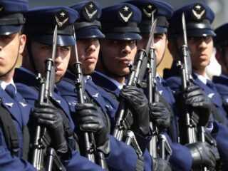 FACH ofrece trabajos con sueldos de hasta $1.400.000
