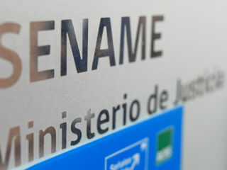 Sueldos de hasta $1.800.000: Conoce las vacantes laborales y cómo postular que ofrece Sename