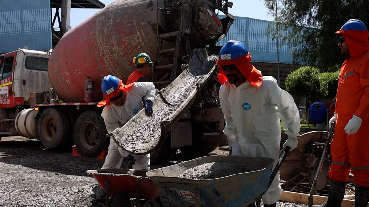 Trabajadores de El Teniente desarrollan proyecto que crea hormigón a base de arena de relaves