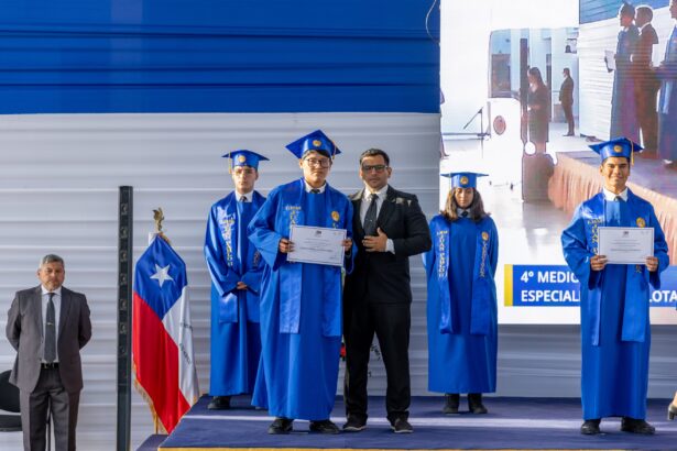 333 estudiantes de liceos Bicentenario coadministrados por Fundación Collahuasi finalizaron su enseñanza media