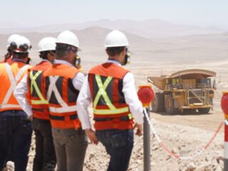 Lomas Bayas inicia operación con camiones autónomos y se encamina a la Minería 4.0 