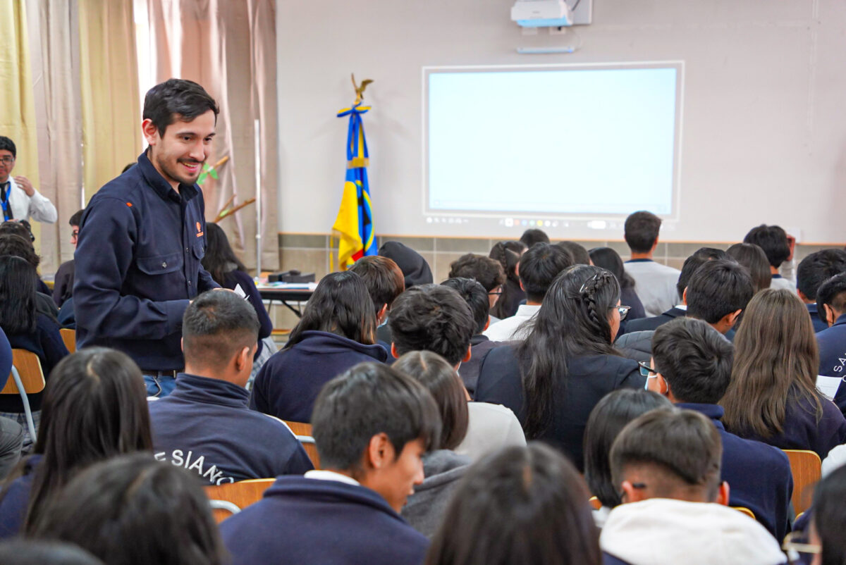 Profesionales de Chuquicamata Subterránea inspiran a estudiantes del Colegio Don Bosco de Calama