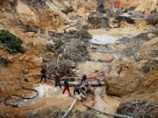 Tragedia en Venezuela: Colapso de Mina de Oro Deja un Rastro de Muerte y Devastación