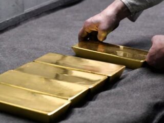 Oro se Fortalece, los Comerciantes Esperan Indicaciones de Powell, el Presidente de la Reserva Federal