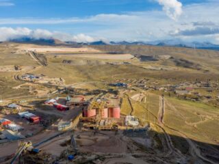 Andean Precious Metals Aumenta en Ocho Años la Vida de la Mina de Plata en Bolivia
