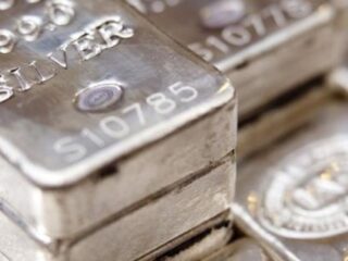 La Plata Sigue Teniendo un Rendimiento Inferior al del Oro