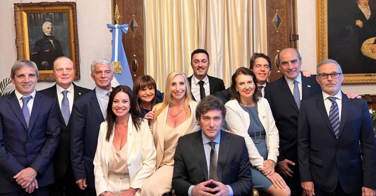 Javier Milei Inicia su Gobierno: Nuevos Ministros Juramentados en la Casa Rosada