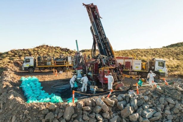 Hancock y SQM Presentan Oferta Conjunta de $1.1 mil millones por Azure Minerals