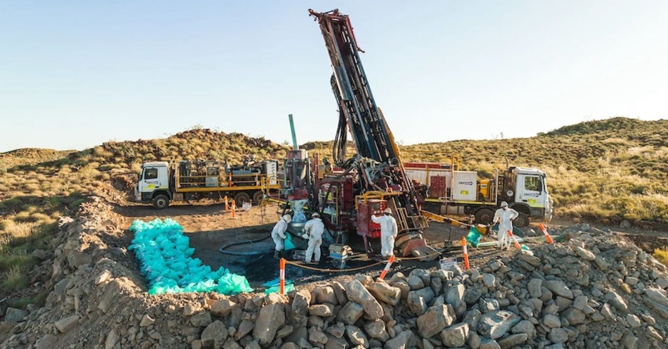 Hancock y SQM Presentan Oferta Conjunta de $1.1 mil millones por Azure Minerals