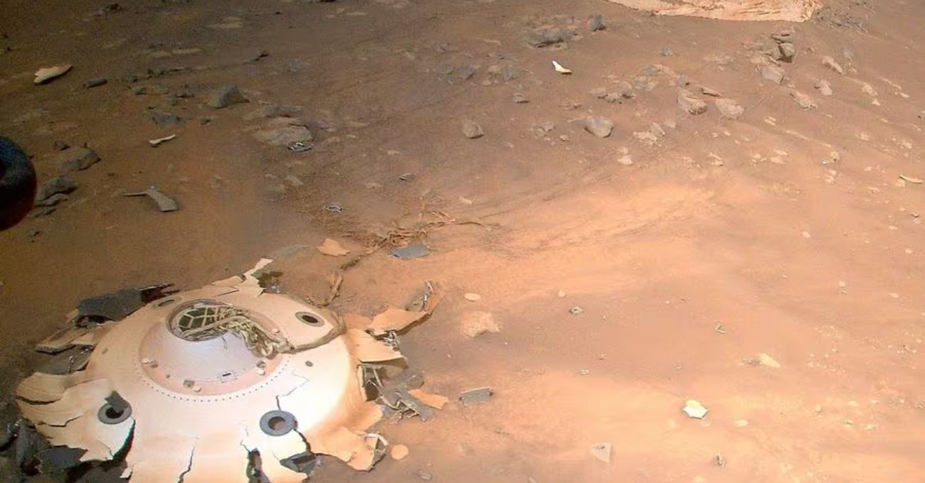 “De otro mundo”: helicóptero de la Nasa y la inédita foto que tomó de restos de nave espacial en Marte