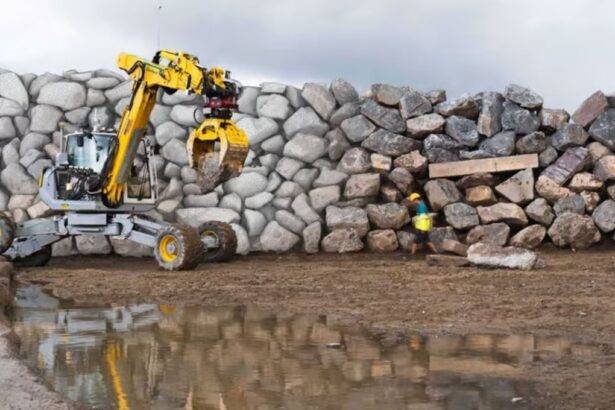 Un Robot Excavador Construye un Enorme Muro de Piedra Sin Intervención Humana