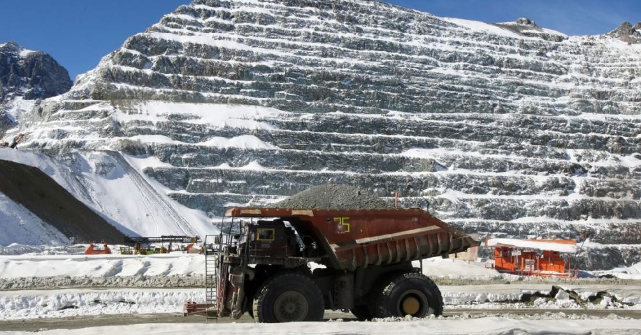 Anglo American activa planes de retiro ante caída de producción en Los Bronces