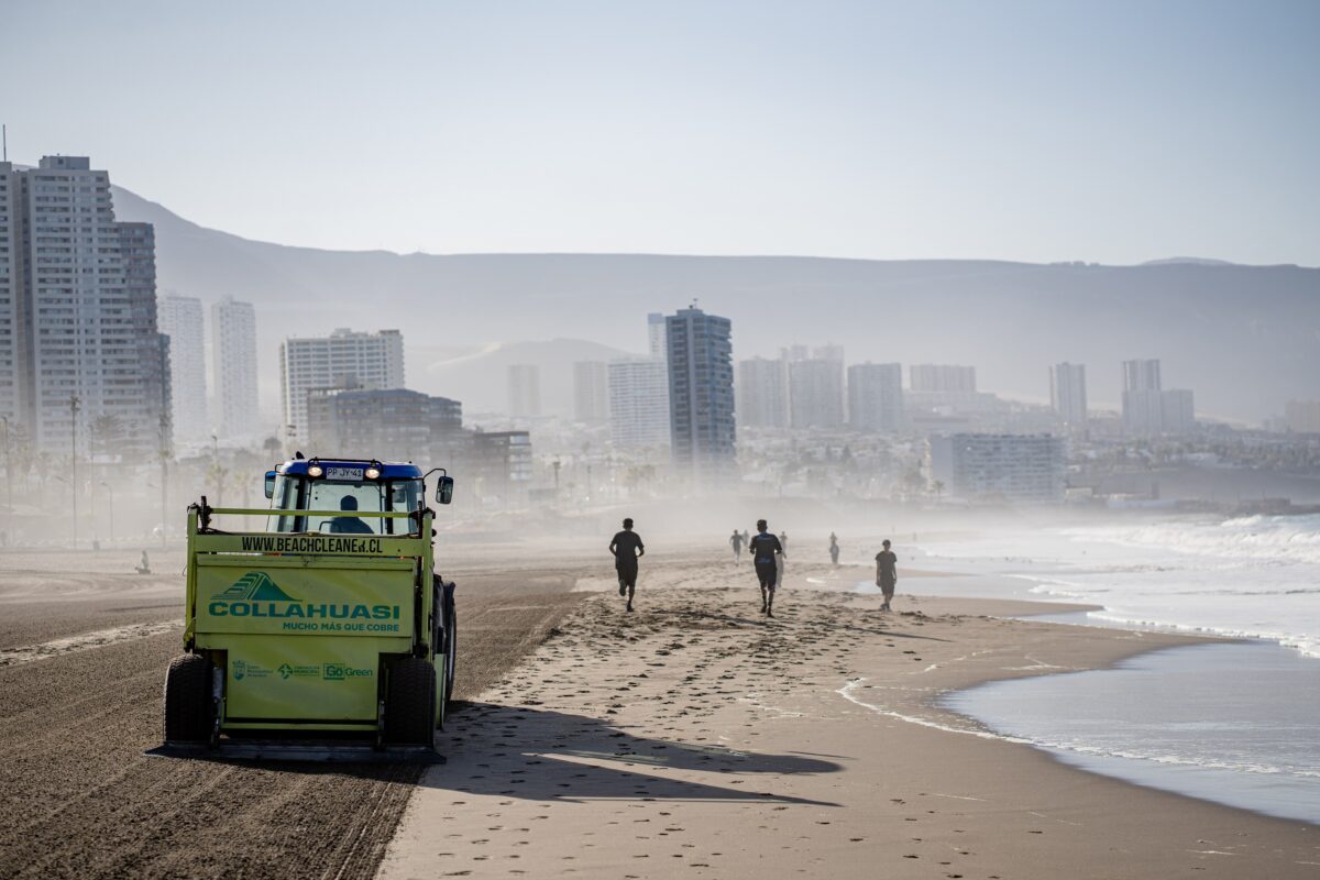 Playa Cavancha inicia su primera temporada de verano bajo la certificación internacional “Blue Flag”