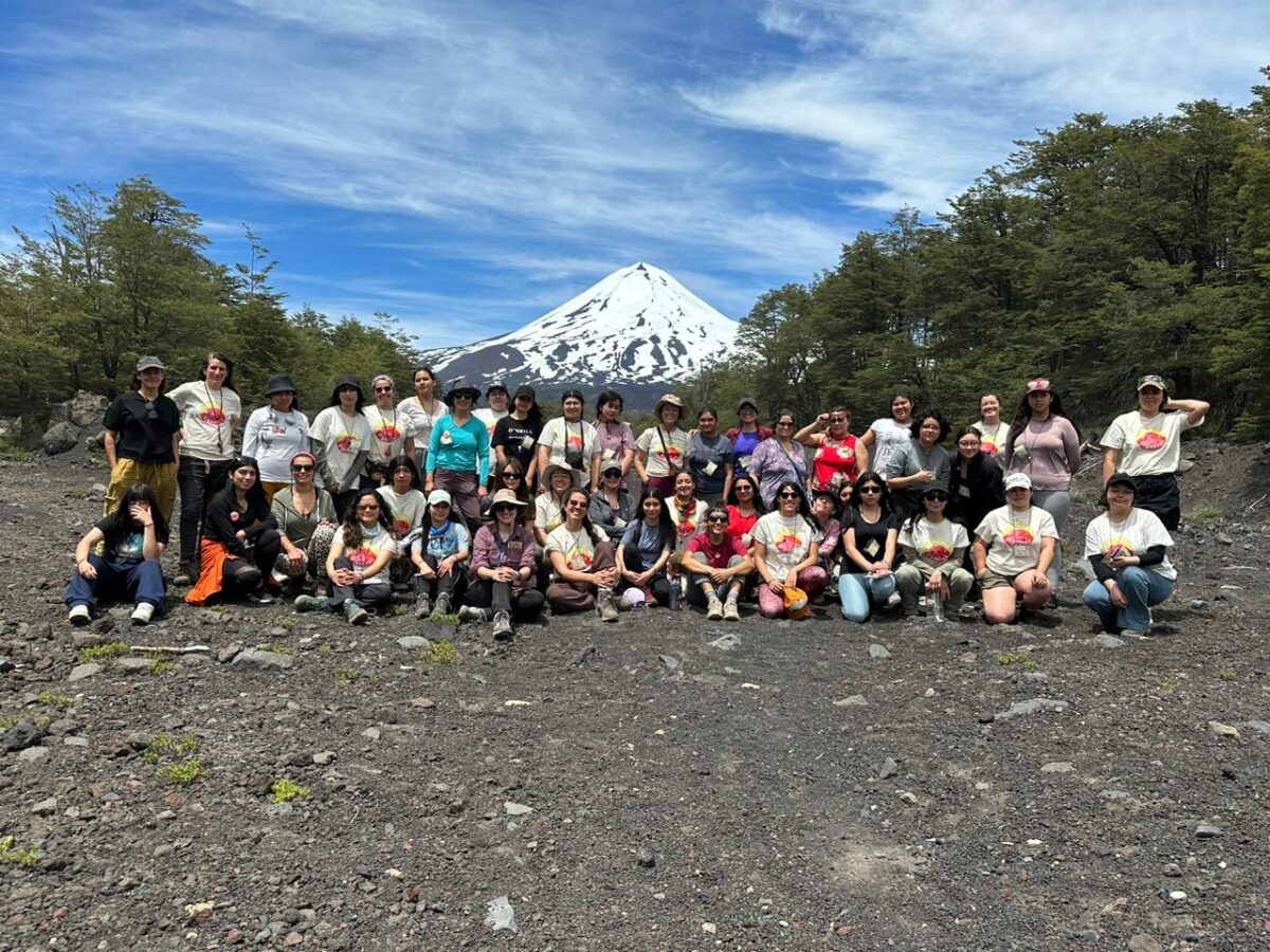 50 mujeres se reúnen en KÜTRALKURA para debatir sobre volcanismo y reducción del riesgo de desastres