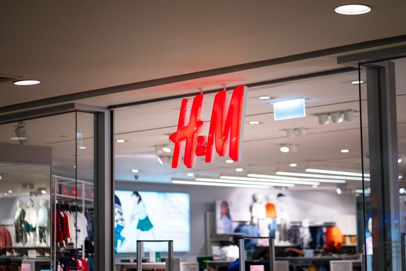 H&M Chile ofrece diversos trabajos para temporada navideña: Conoce cómo postular