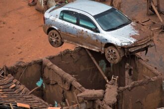 BHP Revisará Cargos de $9.7 mil millones por Desastre de Represa en Brasil