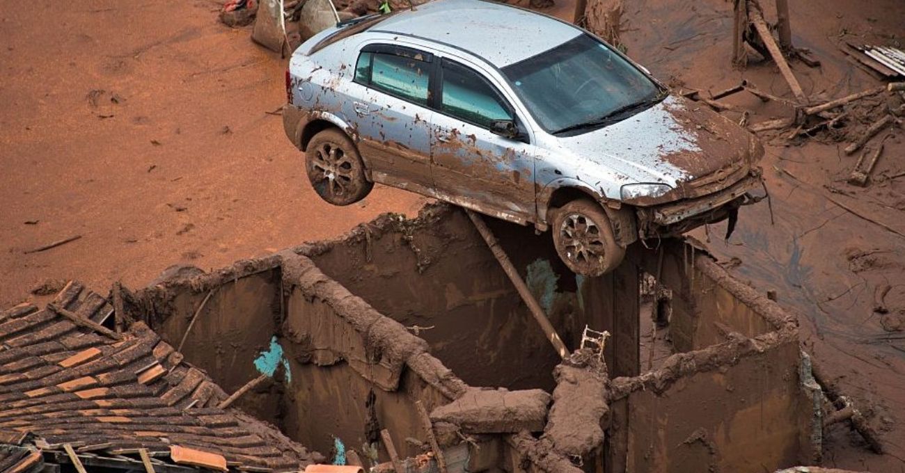 BHP Revisará Cargos de $9.7 mil millones por Desastre de Represa en Brasil