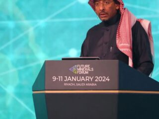 Arabia Saudita firma acuerdos mineros con cuatro naciones en el Foro de Minerales del Futuro