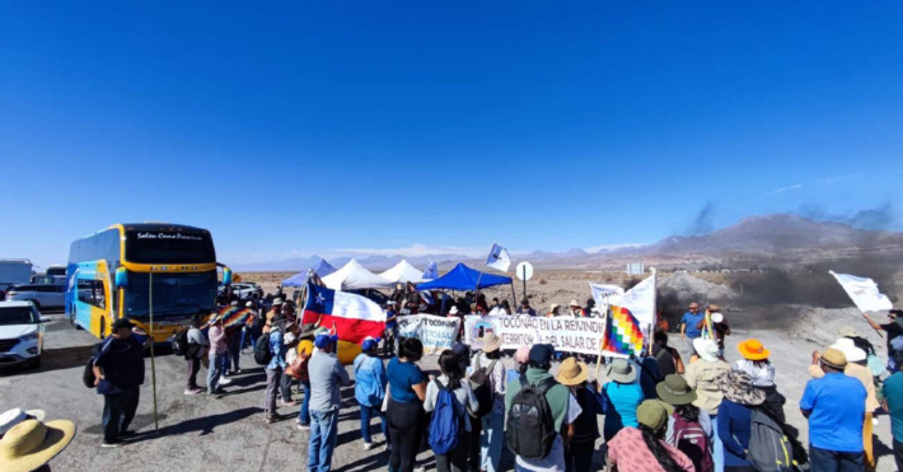 Bloqueo en Salar de Atacama: Expertos advierten daño reputacional y a producción de litio de prolongarse la toma
