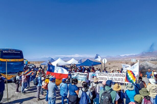 Comunidades indígenas se tomaron el acceso a Salar de Atacama de manera indefinida