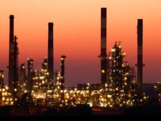 Caída del Petróleo: Perspectivas Económicas Globales Impactan el Mercado