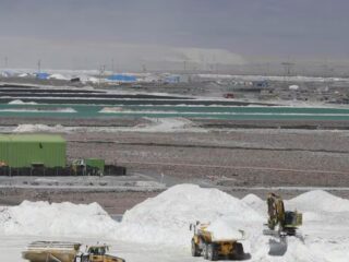 Bancada de diputados y senadores Demócratas oficia al CFA para que estimen impacto en ingresos tributarios del acuerdo Codelco-SQM