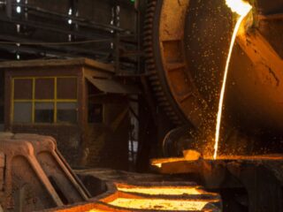 Glencore y Trafigura buscan fijar precios de venta de cobre extraído basándose en el mercado de contado