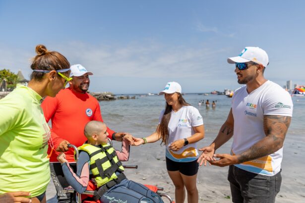 Fundación Collahuasi y Municipalidad de Iquique refuerzan certificación “Blue Flag” de Cavancha con monitores en terreno