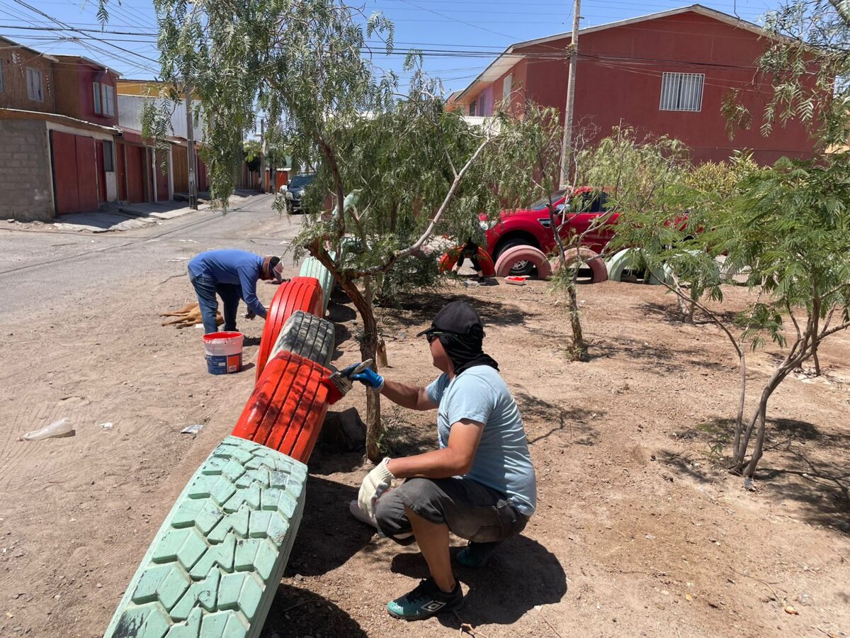 Voluntarios de Chuquicamata mejoran el parque de la Villa Nueva Oasis Norte de Calama