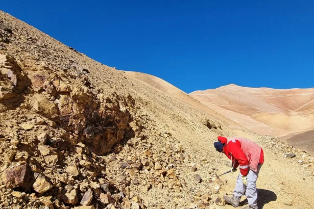 Teck registra récord de producción de cobre en proyecto minero en San Juan