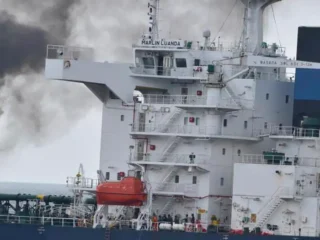 Ataque Hutí pone en peligro buque británico en el Golfo de Adén