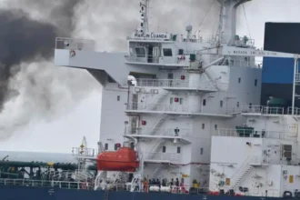Ataque Hutí pone en peligro buque británico en el Golfo de Adén