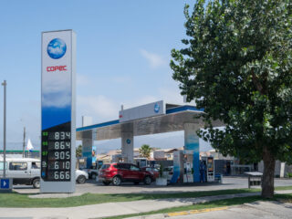 Copec busca trabajadores en distintas regiones del país: Conoce cómo postular