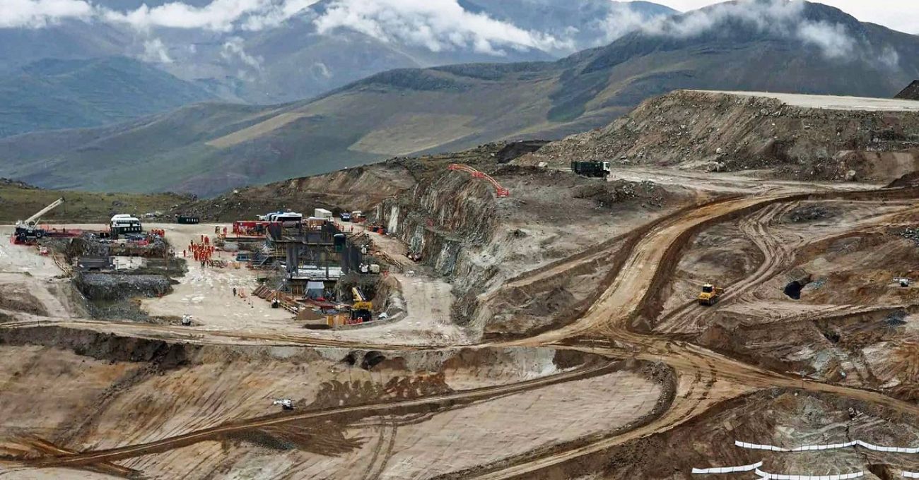 Perú: El Gobierno espera autorizar proyectos mineros por al menos US$ 3,000 millones este verano