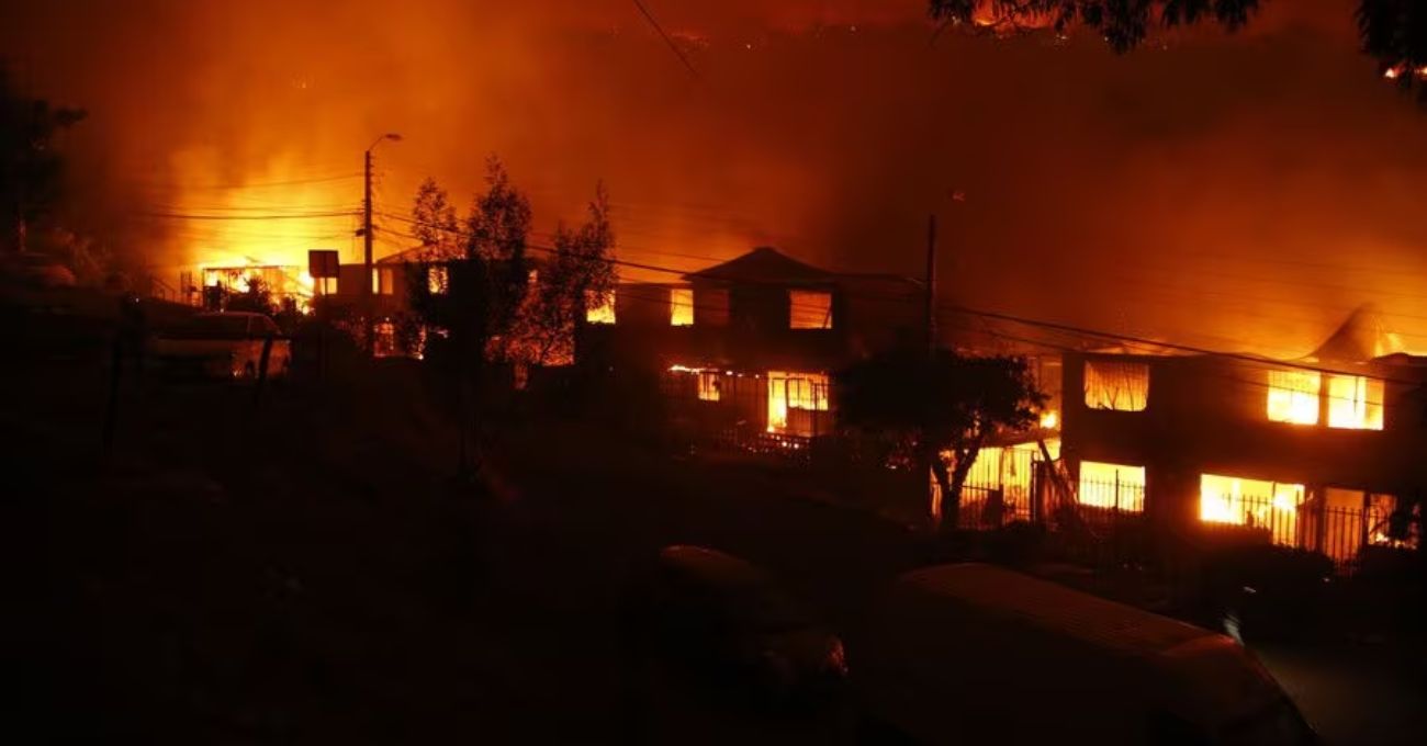 Delegada Presidencial informa que habría 10 fallecidos por incendios y estiman sobre 1.000 viviendas afectadas en sector de Viña del Mar