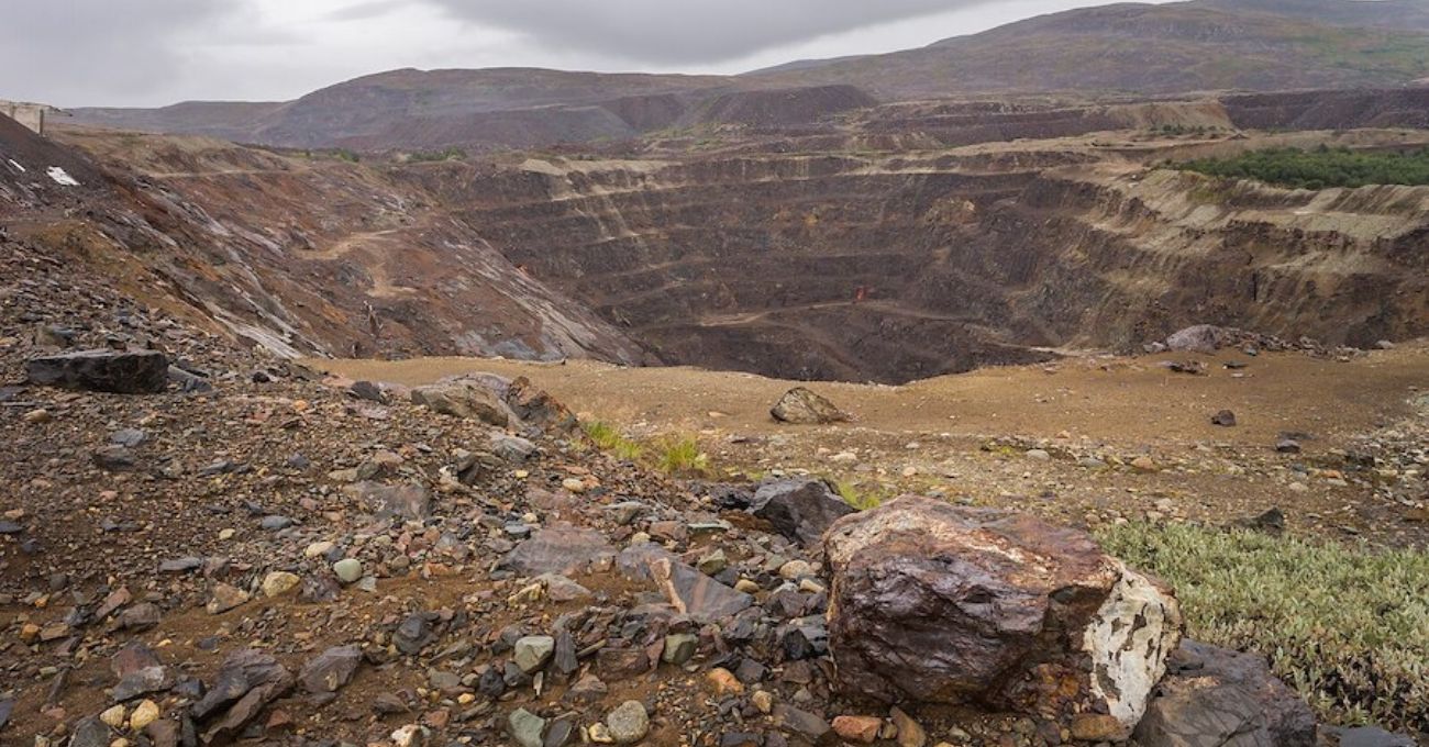 Del Boom Verde al Colapso: La Crisis en la Industria del Níquel