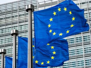La UE retrasa las reglas de informes de sostenibilidad para los sectores minero, petrolero y gasífero