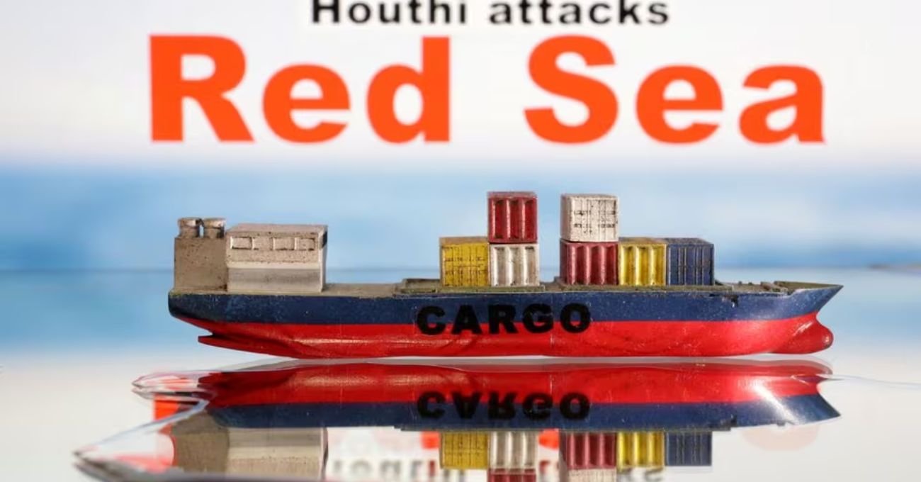 Buque Comercial Afectado por Proyectil en la Costa de Hodeidah, Yemen