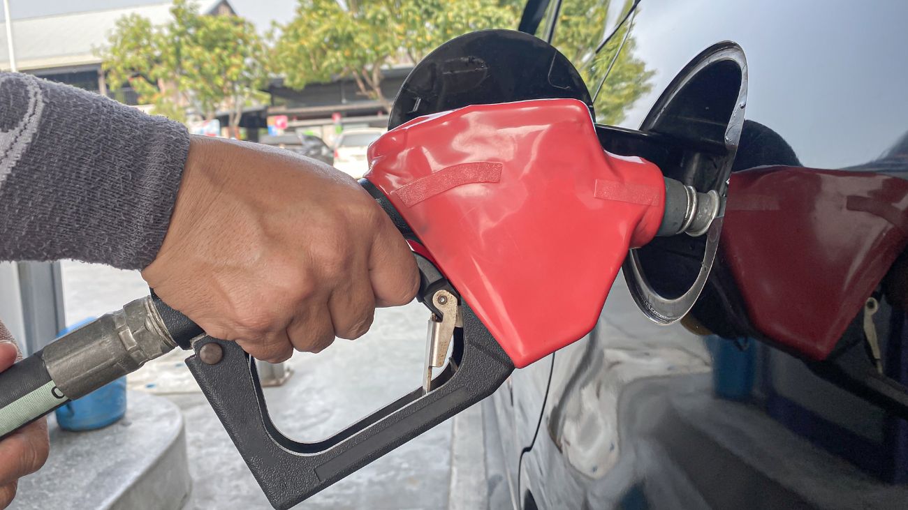 ¿Sube o baja la bencina? Revisa que pasa con el precio de los combustibles esta semana