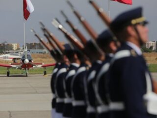 Fuerza Aérea de Chile busca trabajadores civiles para diversas áreas en la Región Metropolitana y Los Lagos: Conoce cómo postular