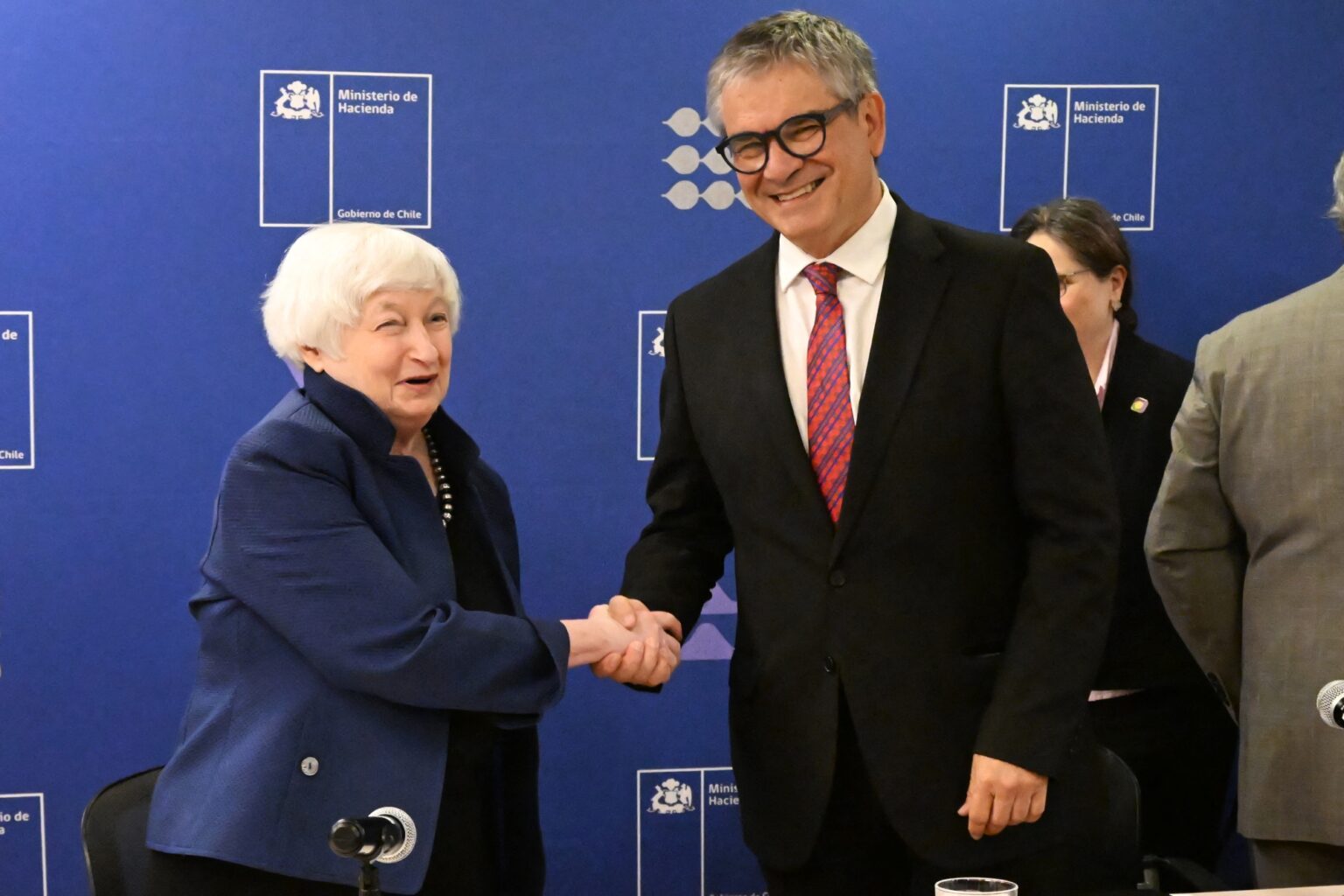 Yellen Busca Impulso de EE.UU. Desde el Triángulo del Litio con Visita a Chile