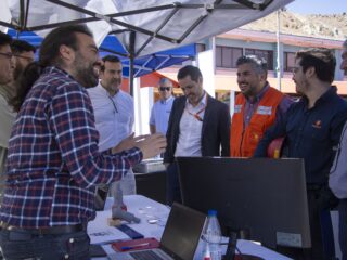 Trabajadores, académicos y empresas se reunieron en la segunda Feria de Eficiencia Energética organizada por División El Teniente