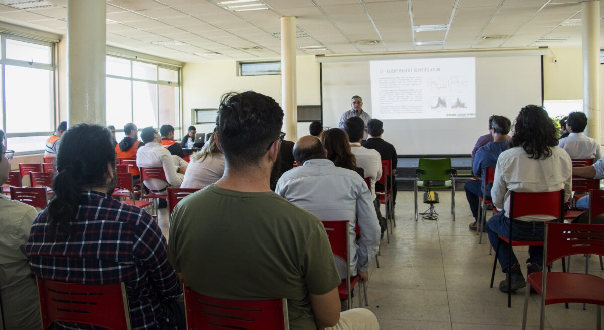 Trabajadores, académicos y empresas se reunieron en la segunda Feria de Eficiencia Energética organizada por División El Teniente