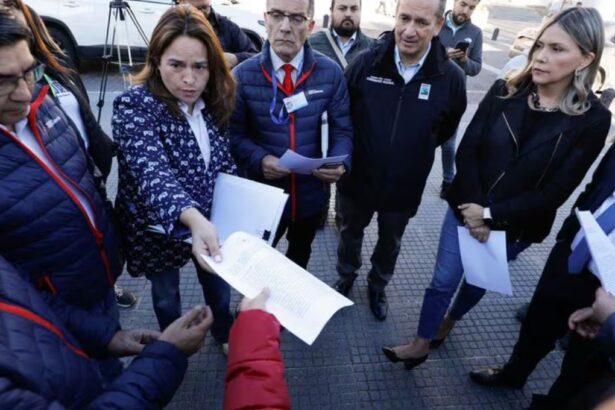 Autoridades se reúnen con sindicato de Siderúrgica Huachipato y apoyan proyecto para proteger industria local