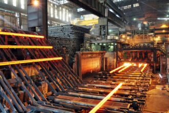 Precio del mineral de hierro listo para ganancias semanales ante perspectivas de mejora en la demanda china