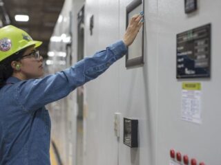 ¡Oportunidades Laborales en AES para Marzo de 2024!