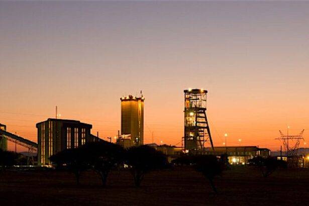 CEO de Northam dice que los mineros de platino sudafricanos enfrentan la peor crisis en décadas